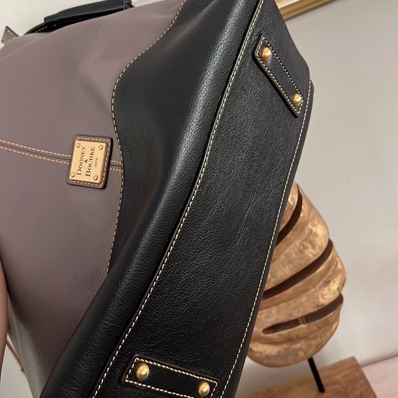 100% Authentic Dooney & Bourke Hobo Bag - Picture 11 of 16